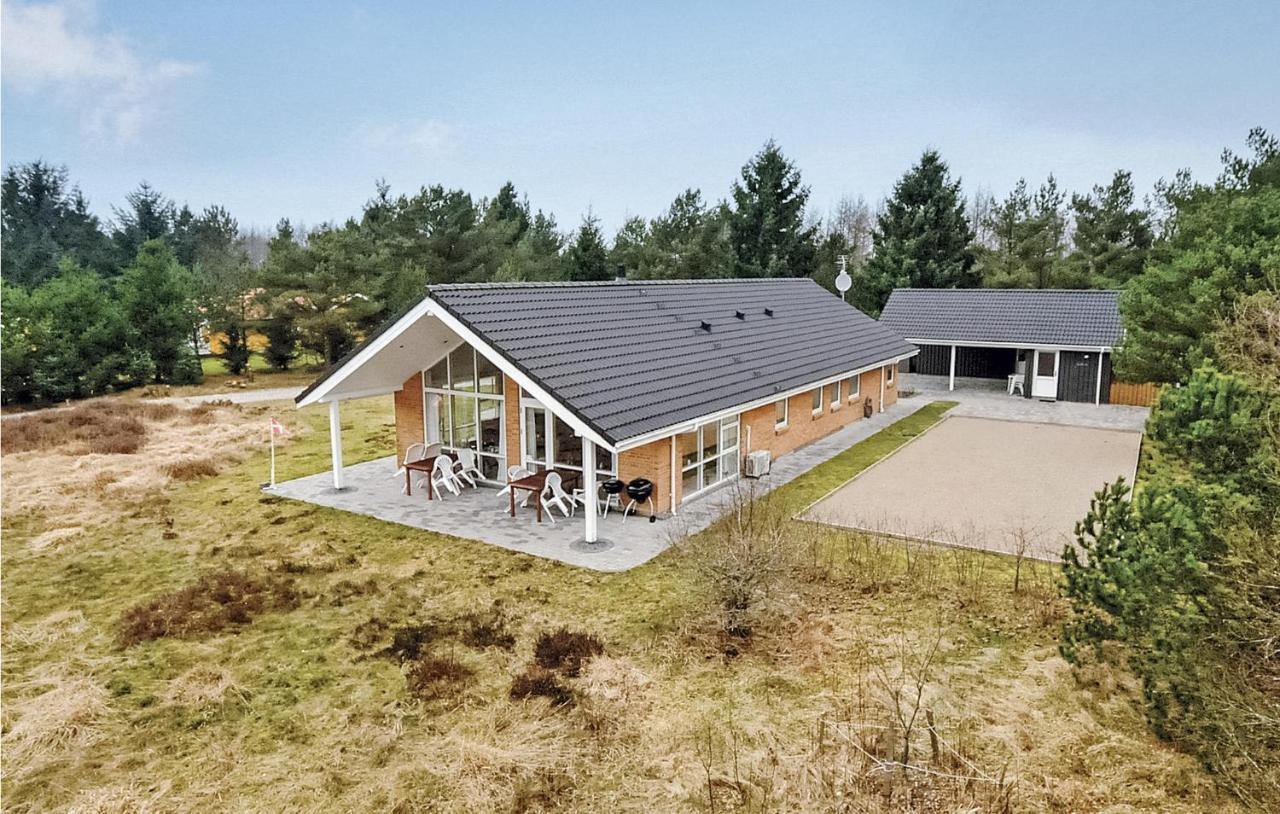 7 Bedroom Stunning Home In Herning Kølkær Buitenkant foto