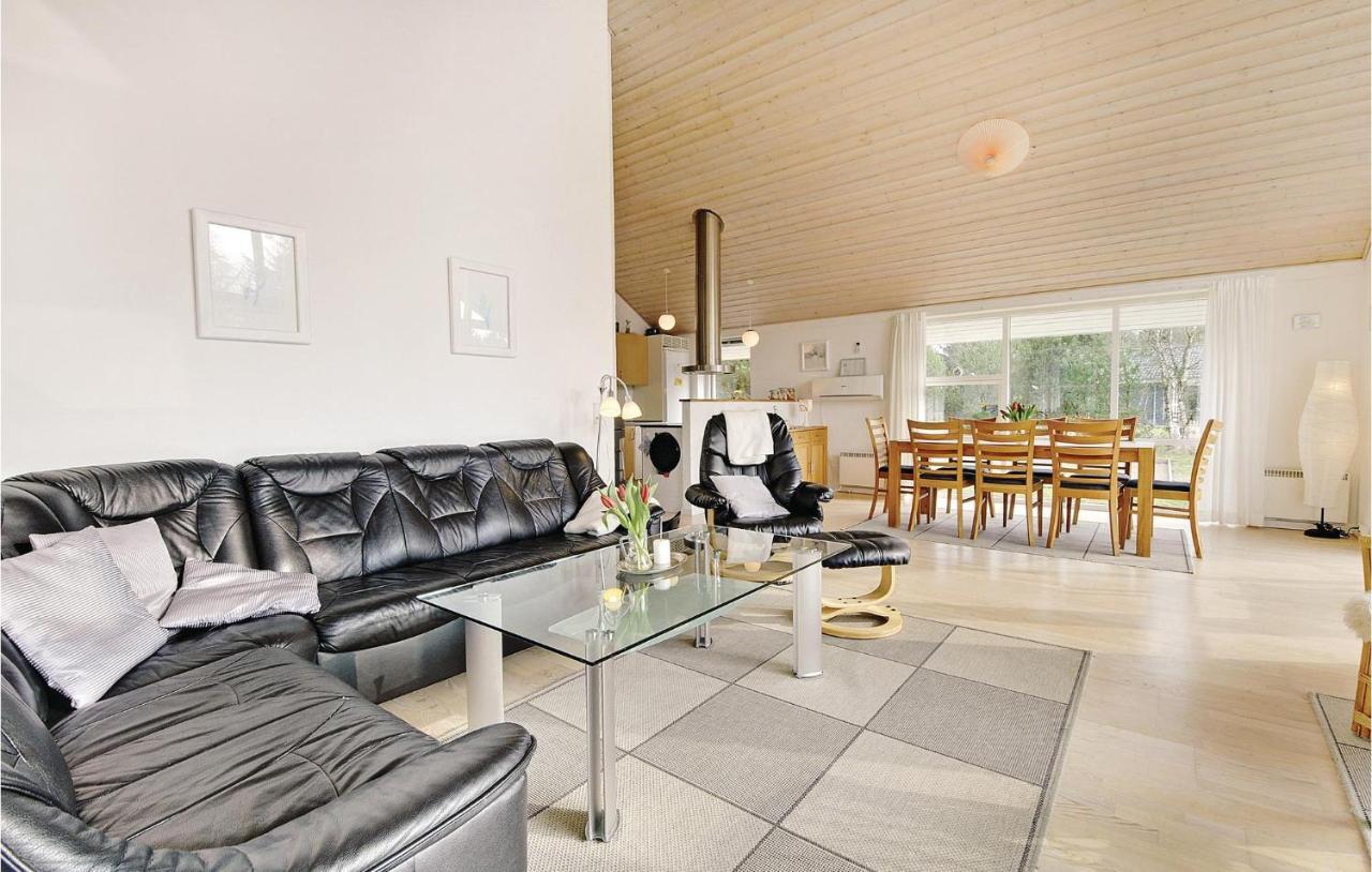 7 Bedroom Stunning Home In Herning Kølkær Buitenkant foto